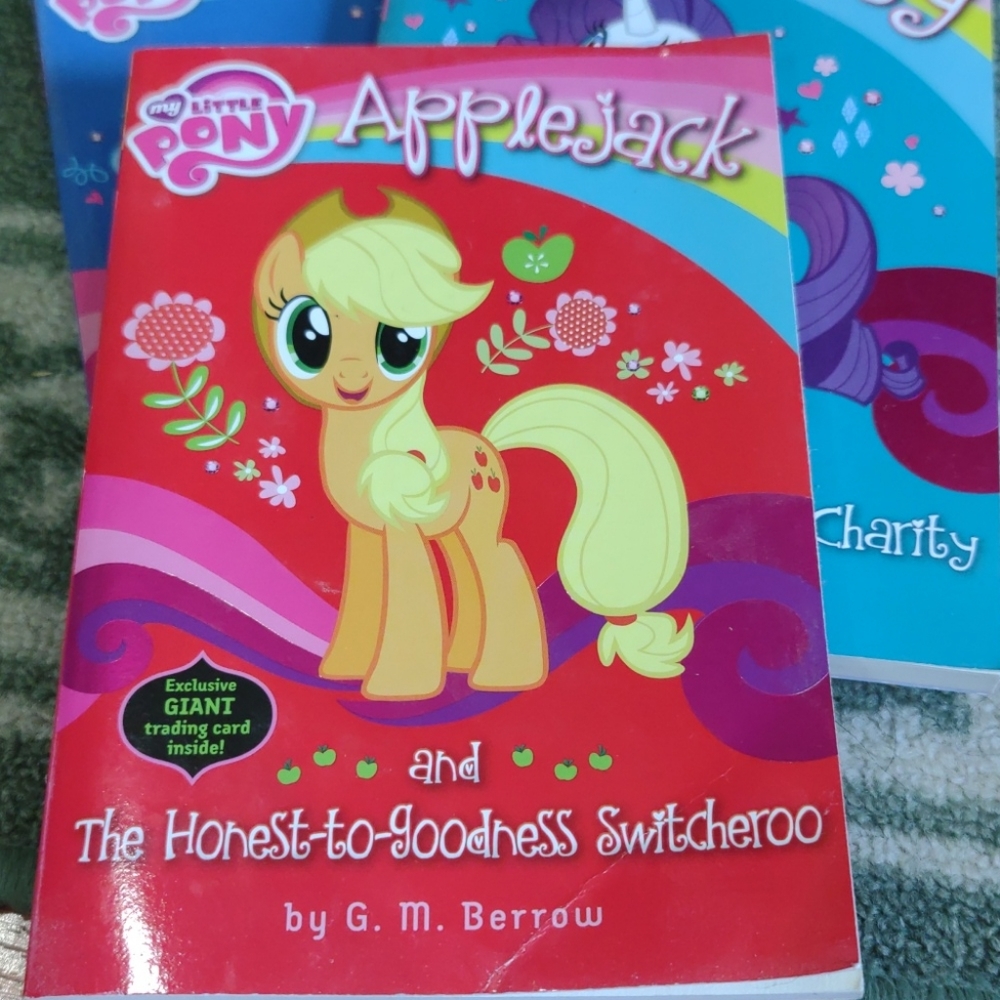 Books - Picture 2 of 4